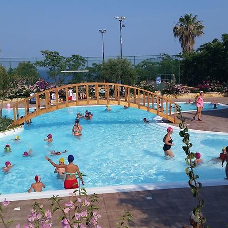 Villaggio Marinella Direttamente Sul Mare Isola Di Capo Rizzuto ภายนอก รูปภาพ